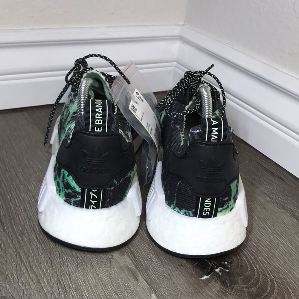 Adidas NMD R1 PK mens Sneakers - Picture 3 of 4